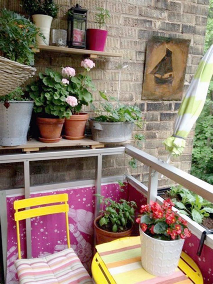 Clever Small Balcony Decorating Ideas