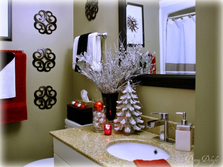 Awesome Christmas Bathroom Decoration