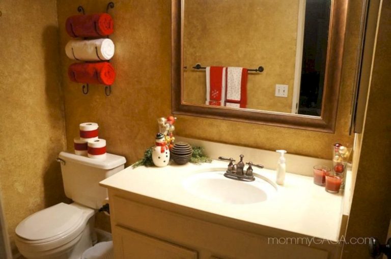 Beautiful Christmas Bathroom Ideas