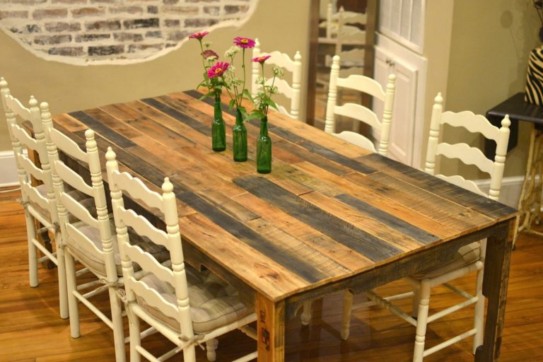 DIY Wood Pallet Dining Table Ideas