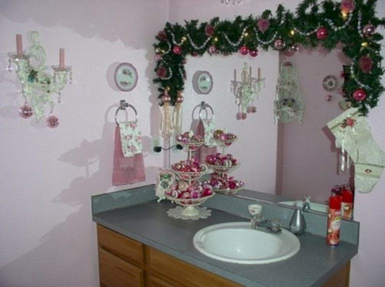 Stunning Christmas Bathroom Design
