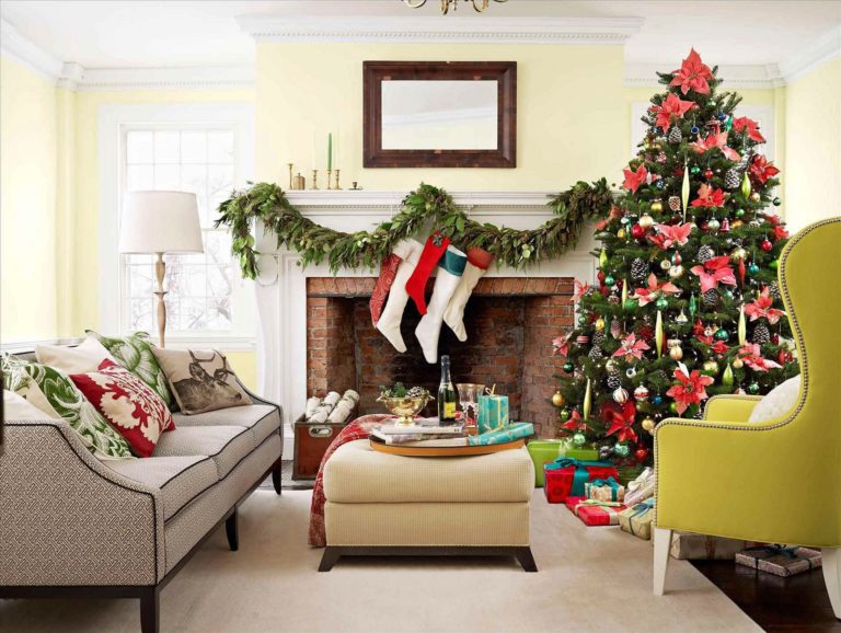 Top Christmas Living Room Decoration Ideas