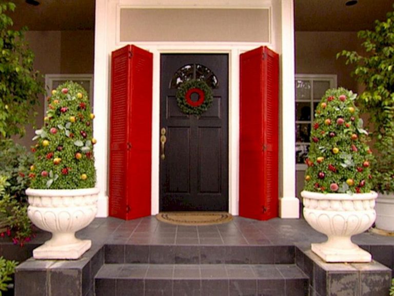 Best Incredible Christmas Door Design Ideas