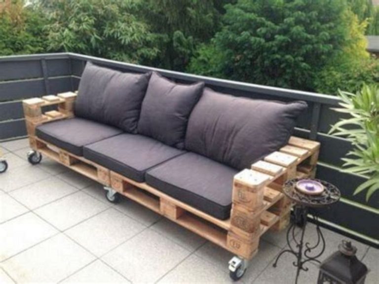 Easy Outdoor DIY Wood Pallet Ideas