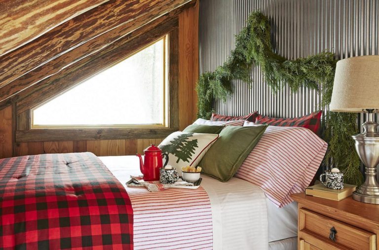 Modern Rustic Christmas Bedroom Ideas