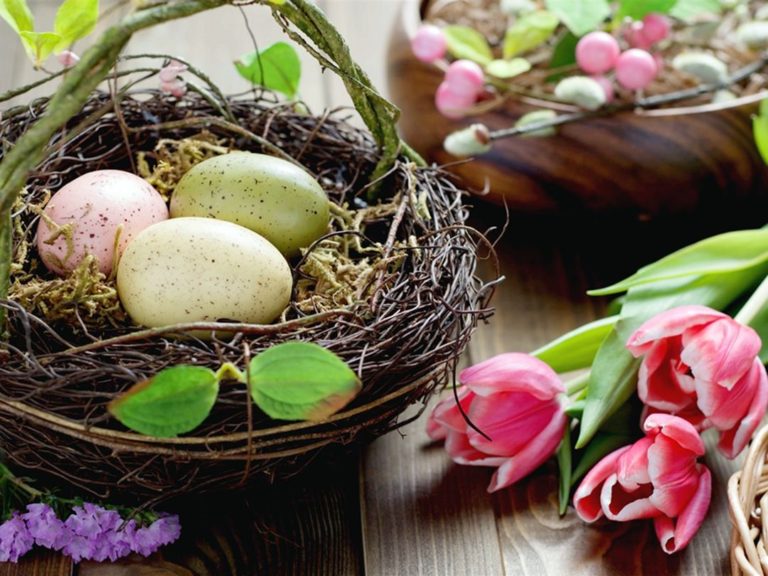 Antique Spring Easter Eggs Flowers Decor