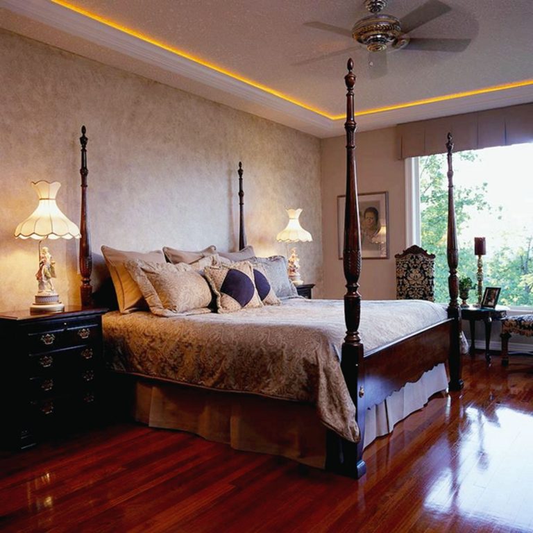 Master Bedrooms With Hardwood Floor