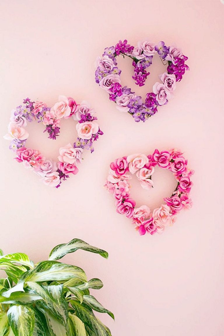 Pretty Wall Valentine's Day Decorating Ideas
