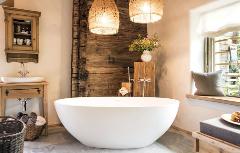 Modern Rustic Bathroom With Bathub And Hanging Lighting