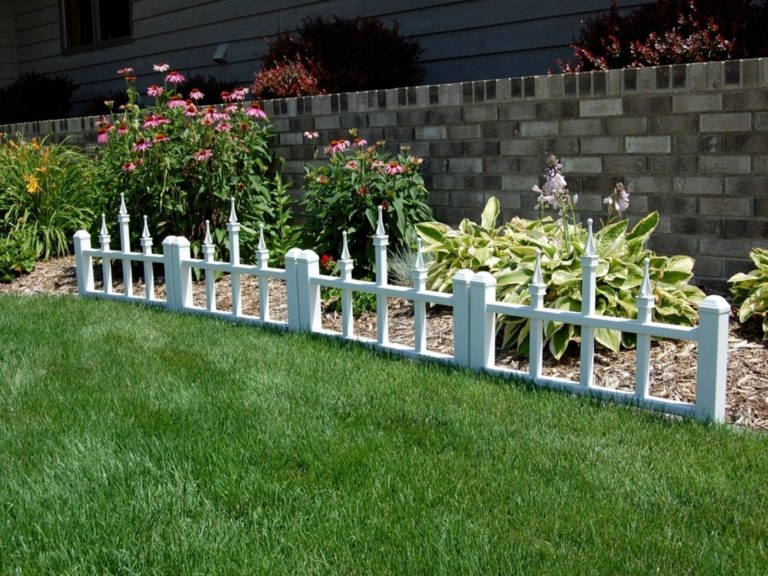Nice Garden With Fence