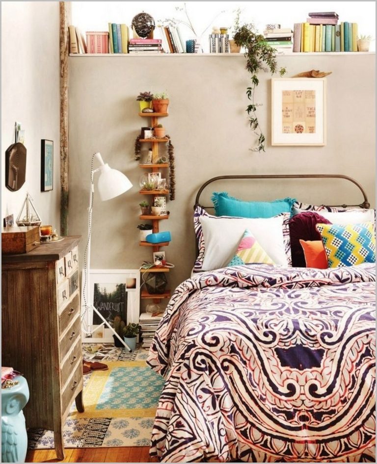 Simple Hippie Bedroom Decor