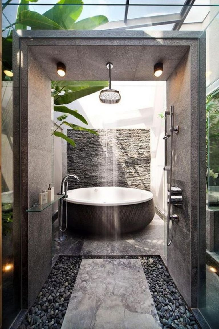 Luxurious Outdoor Bathroom Design