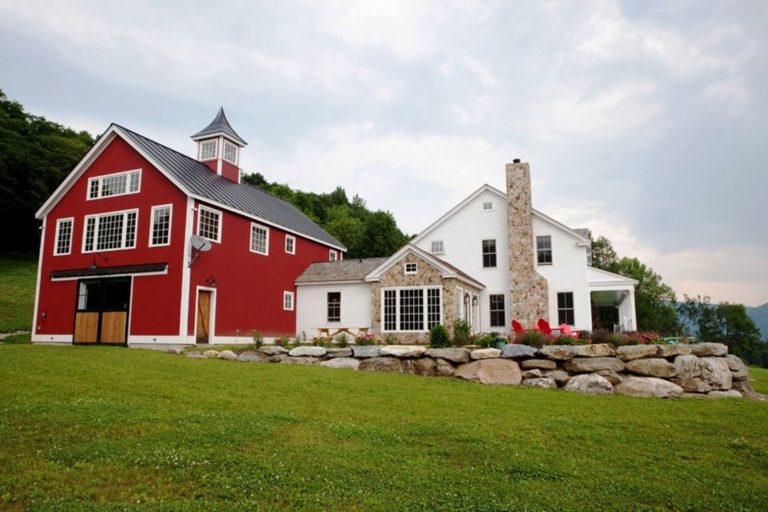 Red Barn Farmhouse Design