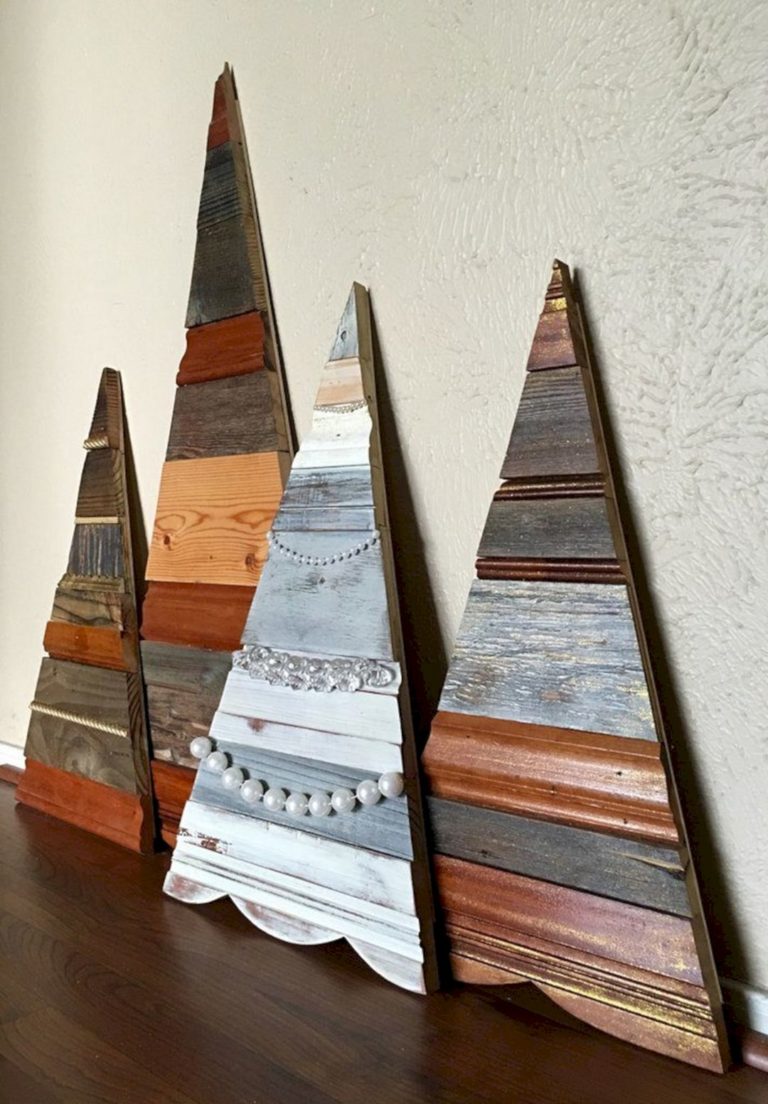 DIY Reclaimed Wood Christmas Décor Projects