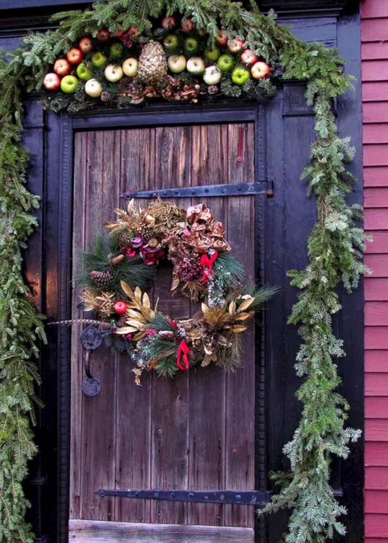 Awesome Christmas Door Decorations for 2021