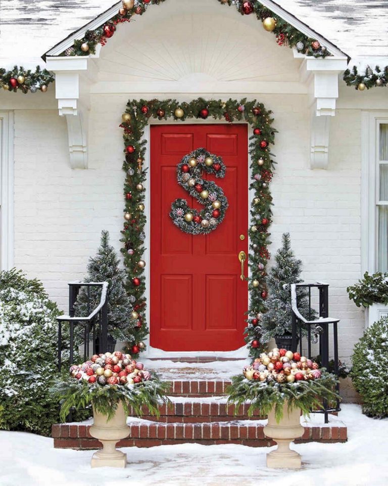 Best Christmas Porch & Front Door Decorating Ideas