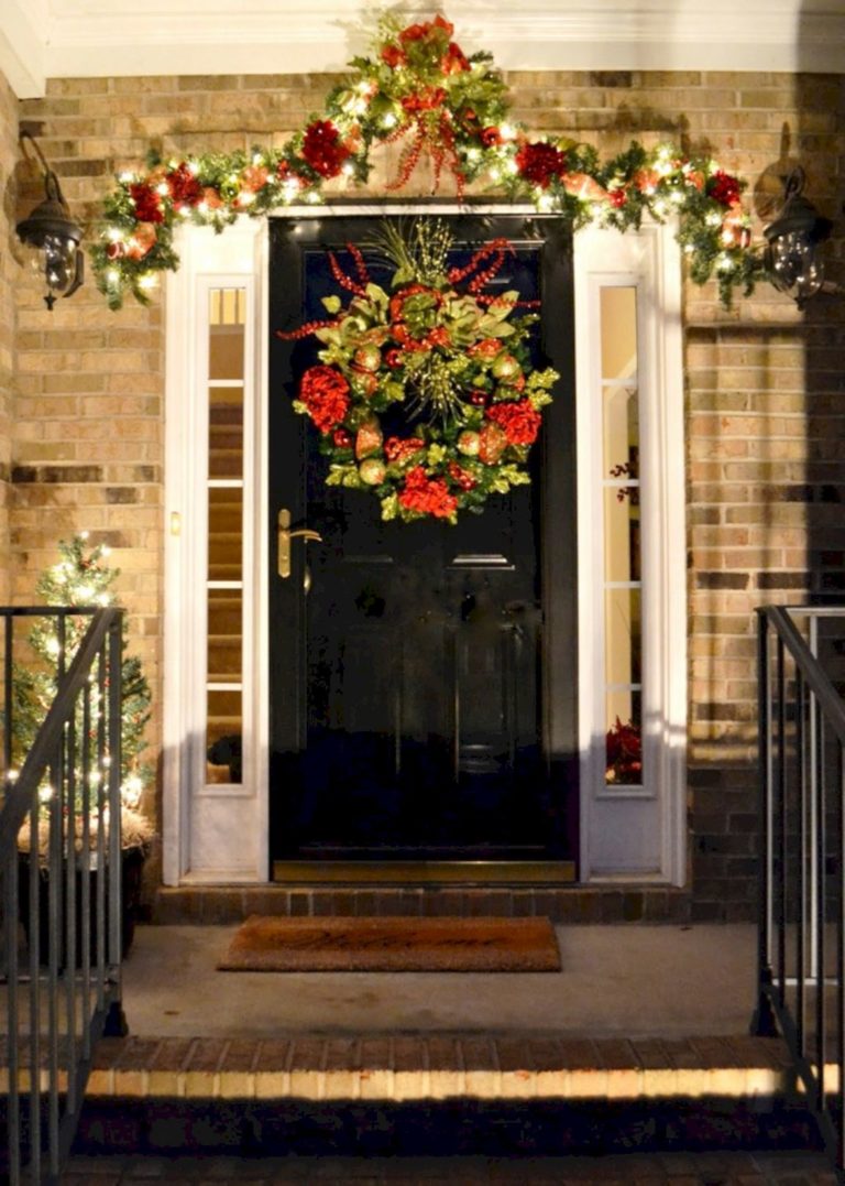 Christmas Front Door Decoration Ideas
