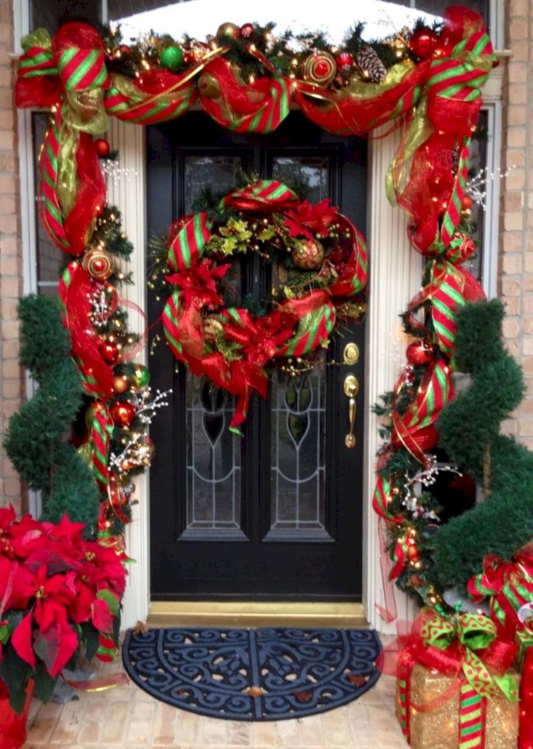 Creative Front Door Christmas Decorations
