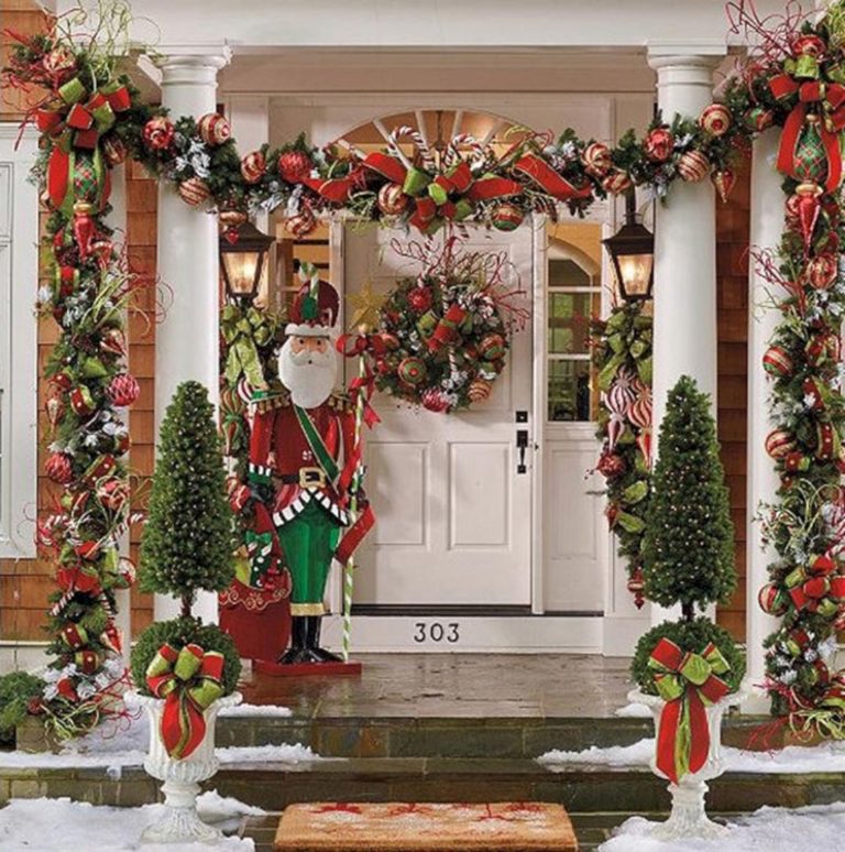 Incredible Christmas Front Door Decorations