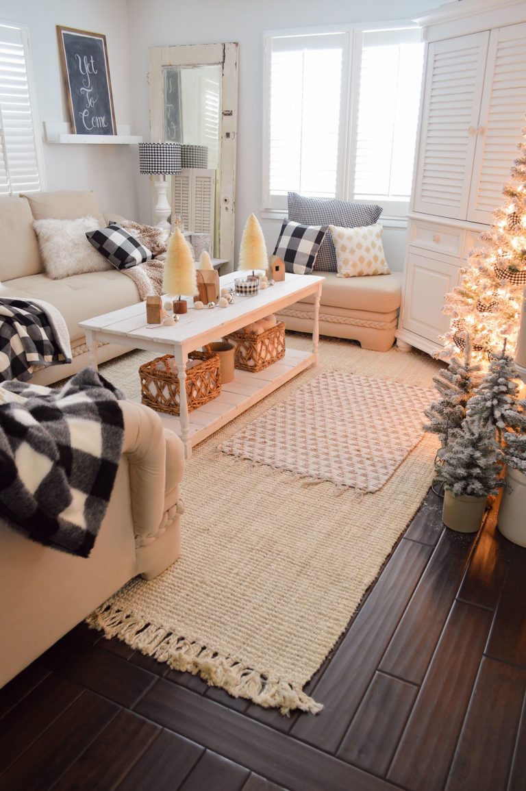 Cozy Cottage Winter Living Room Decorating Ideas